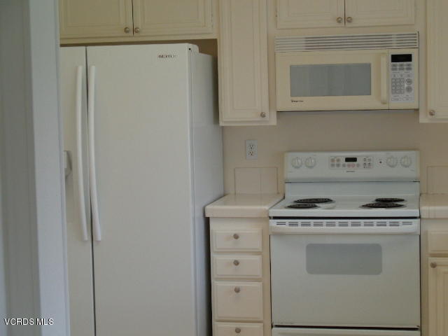 31219 Village 31 Camarillo, CA 93012 - Photo 7 of 31 31219 kitchen