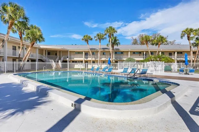 $6,000 | 500 South Washington Drive, Unit 3A, Sarasota, FL 34236