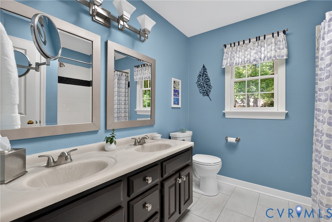 5404 Rock Harbour Road Midlothian, VA 23112 - Photo 27 of 69 Dual Sinks and tub/shower combo