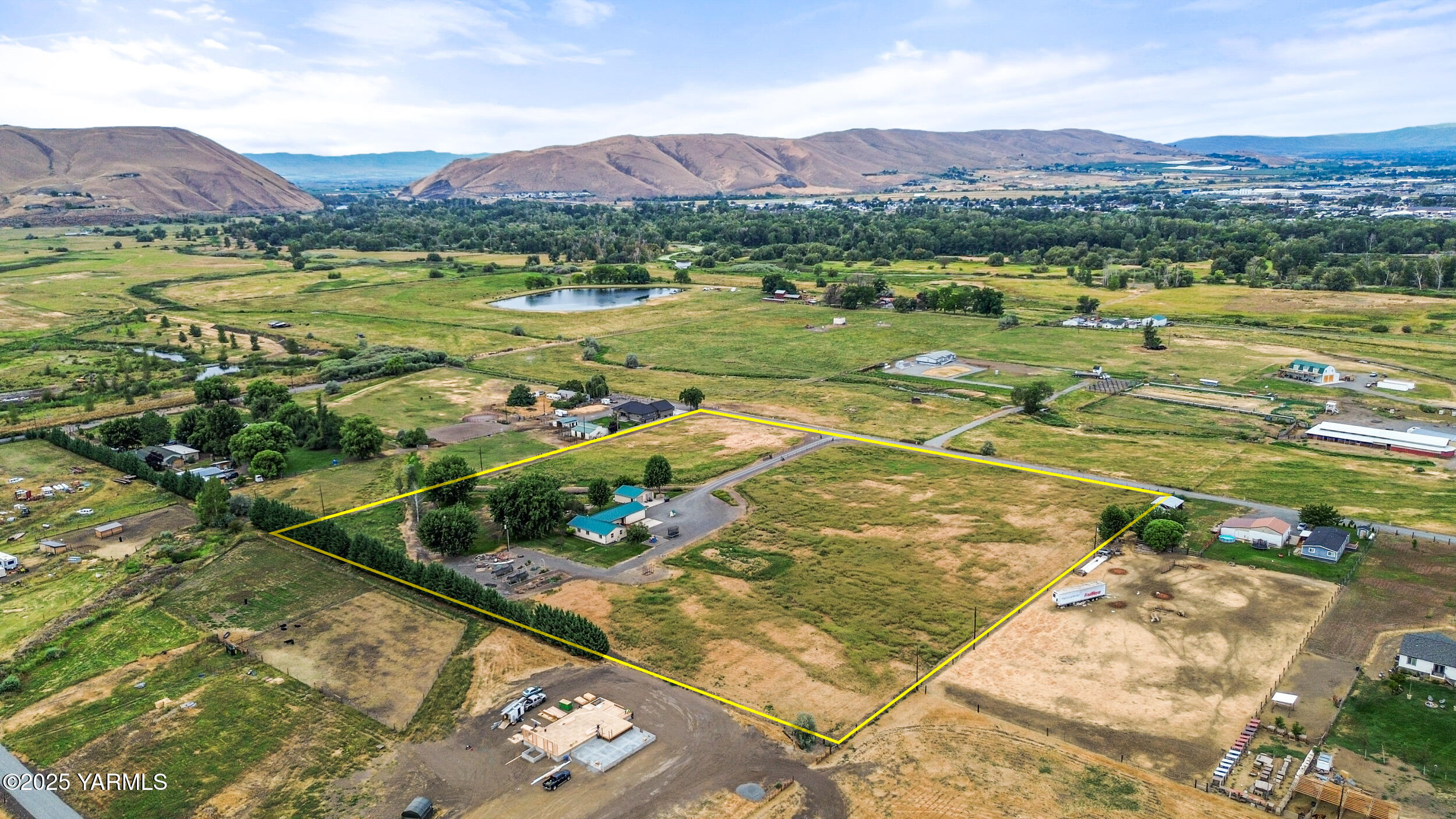 2715 Riverside Road Yakima, WA 98901 - Photo 2 of 35