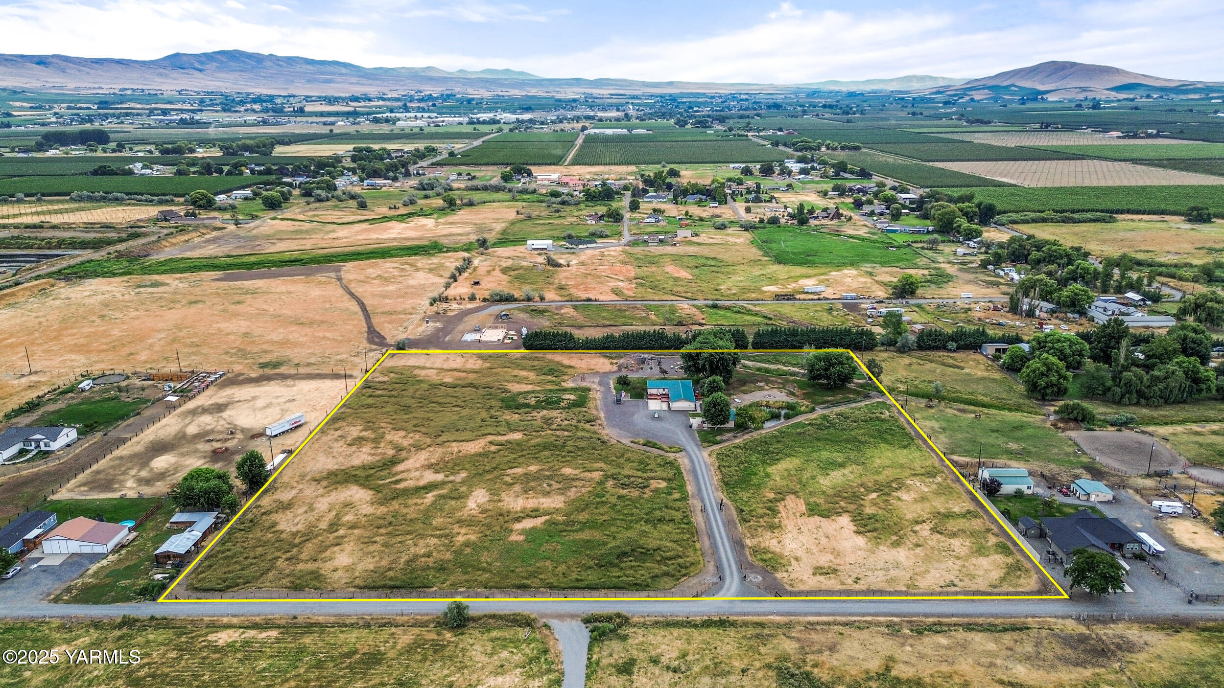 2715 Riverside Road Yakima, WA 98901 - Photo 32 of 35 a view of lake