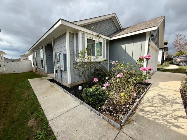 $1,850 | 159 Appleberry Lane, Elgin, TX 78621