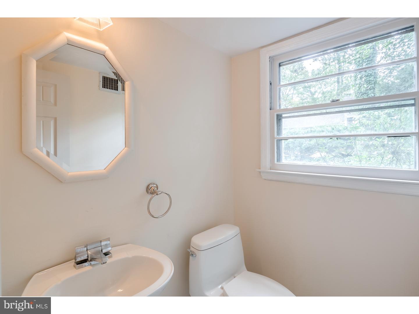 108 Sharrowvale Road Cherry Hill, NJ 08034 - Photo 11 of 25