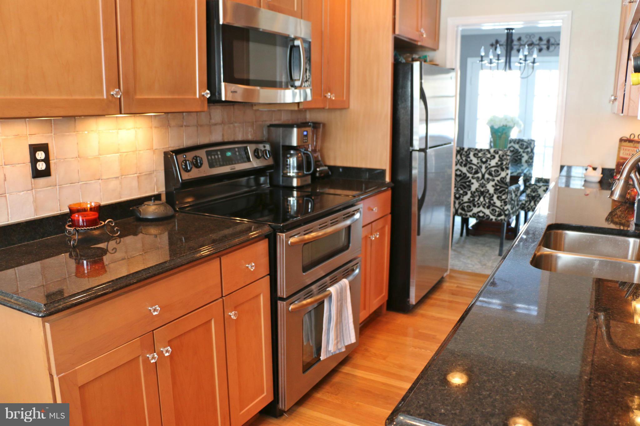 7225 Reservoir Road Springfield, VA 22150 - Photo 3 of 30 Kitchen