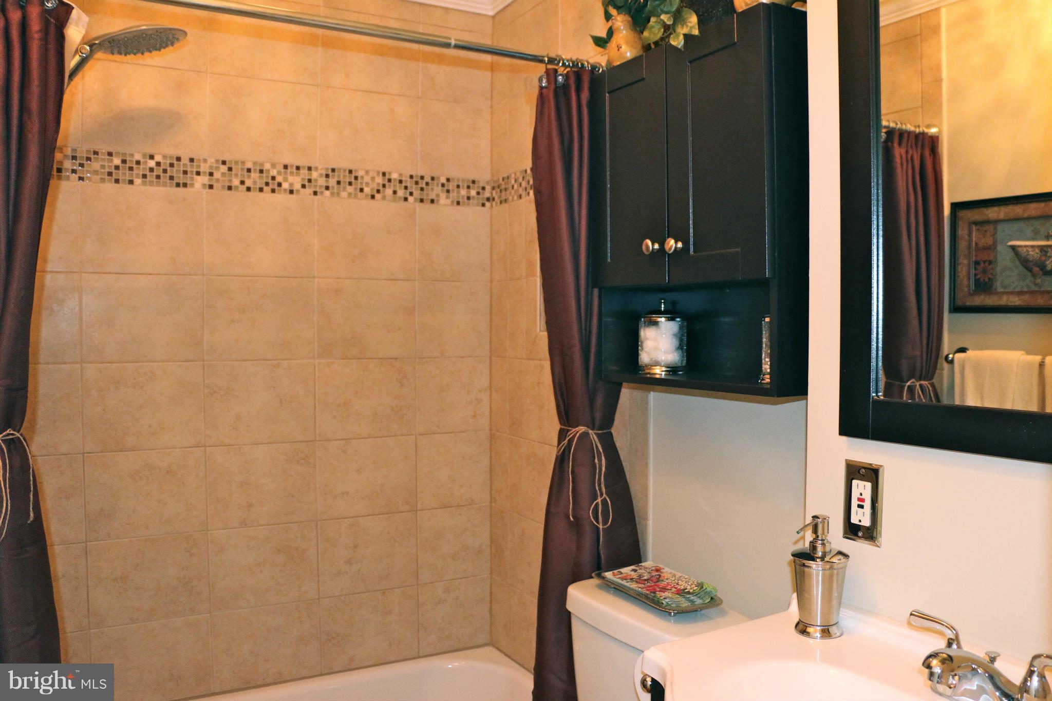 7225 Reservoir Road Springfield, VA 22150 - Photo 23 of 30 Bath (Master)