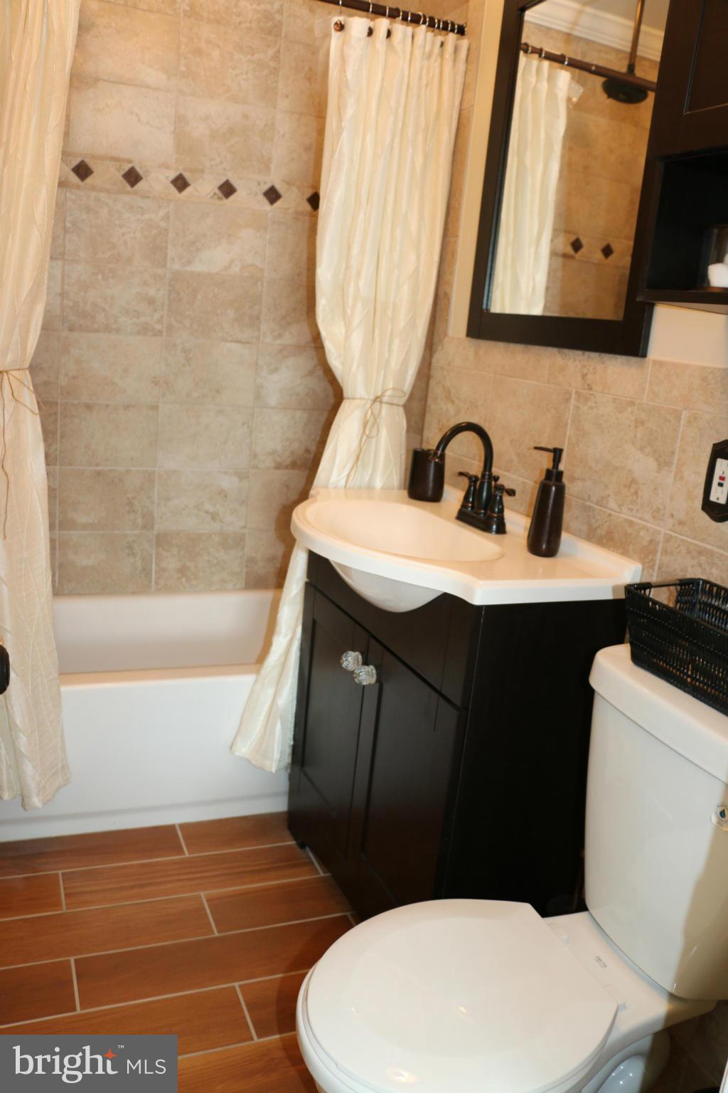 7225 Reservoir Road Springfield, VA 22150 - Photo 28 of 30 Bath