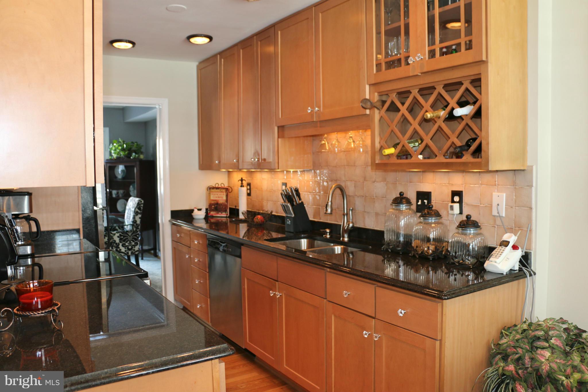 7225 Reservoir Road Springfield, VA 22150 - Photo 4 of 30 Kitchen
