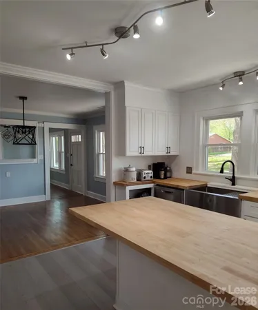 $1,895 | 2048 Quiet Lane, Hickory, NC 28602