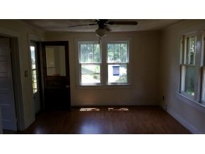 134 Union Church Road Jonesborough, TN 37659 - Photo 4 of 9 Living Room