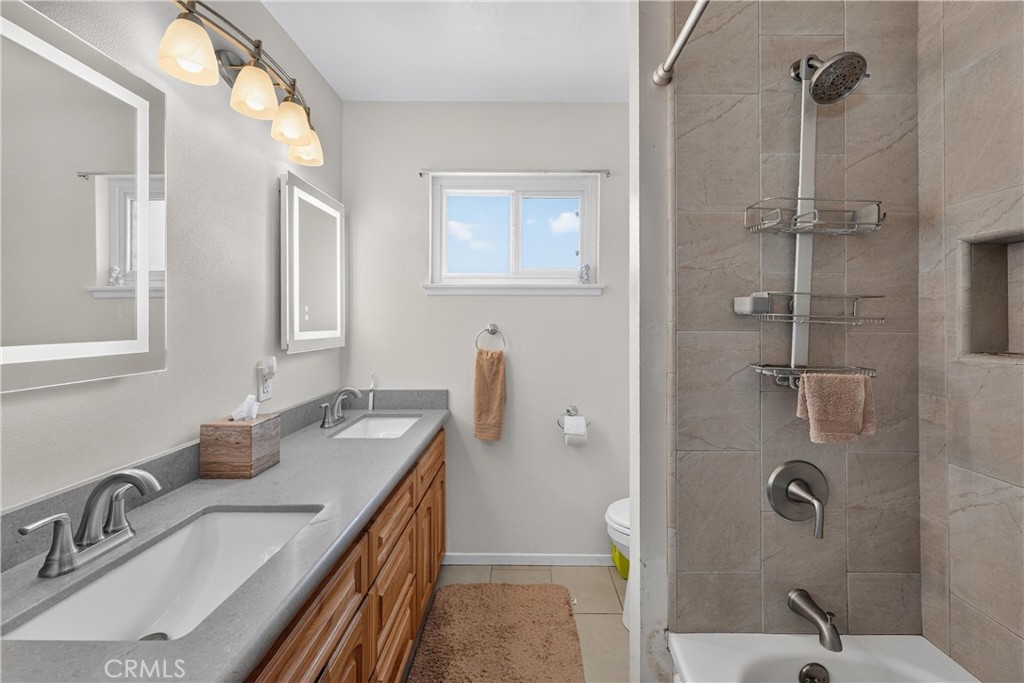 4737 Toyon Road Riverside, CA 92504 - Photo 23 of 45 Hall Bathroom