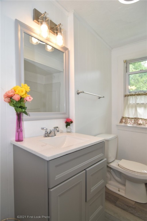 107 Bonnet Shores Road Narragansett, RI 02882 - Photo 28 of 33 Upstairs full bathroom.