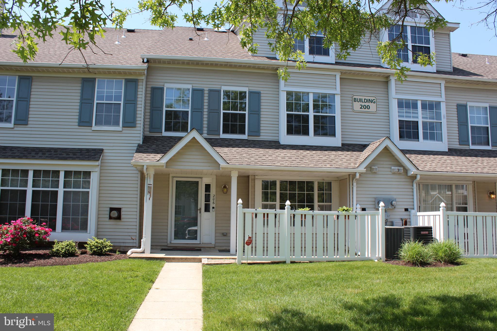 206 Oliphant Lane Mount Laurel, NJ 08054 - Photo 2 of 22