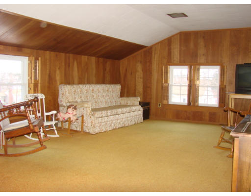 54 Gates Road Shrewsbury, MA 01545 - Photo 3 of 13 Gallery Image 3