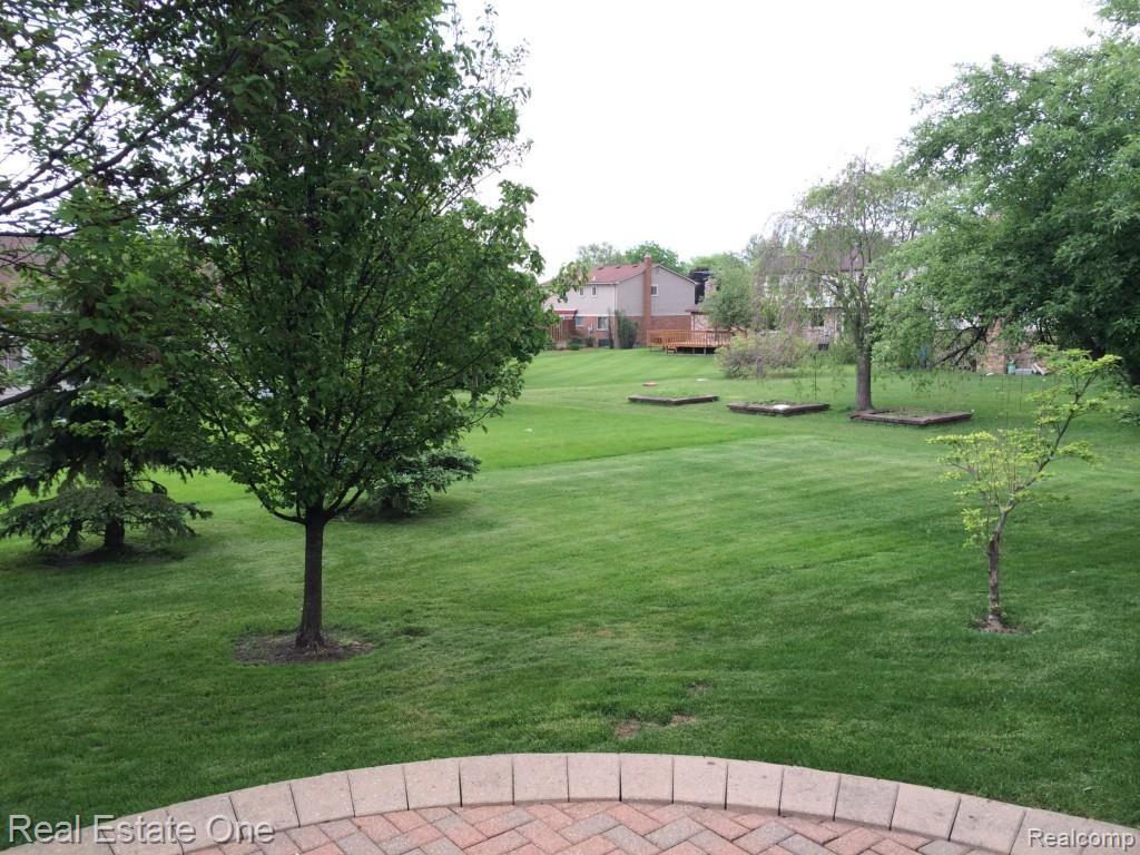 5946 Donaldson Road Troy, MI 48085 - Photo 4 of 53 IMG_4348.jpg