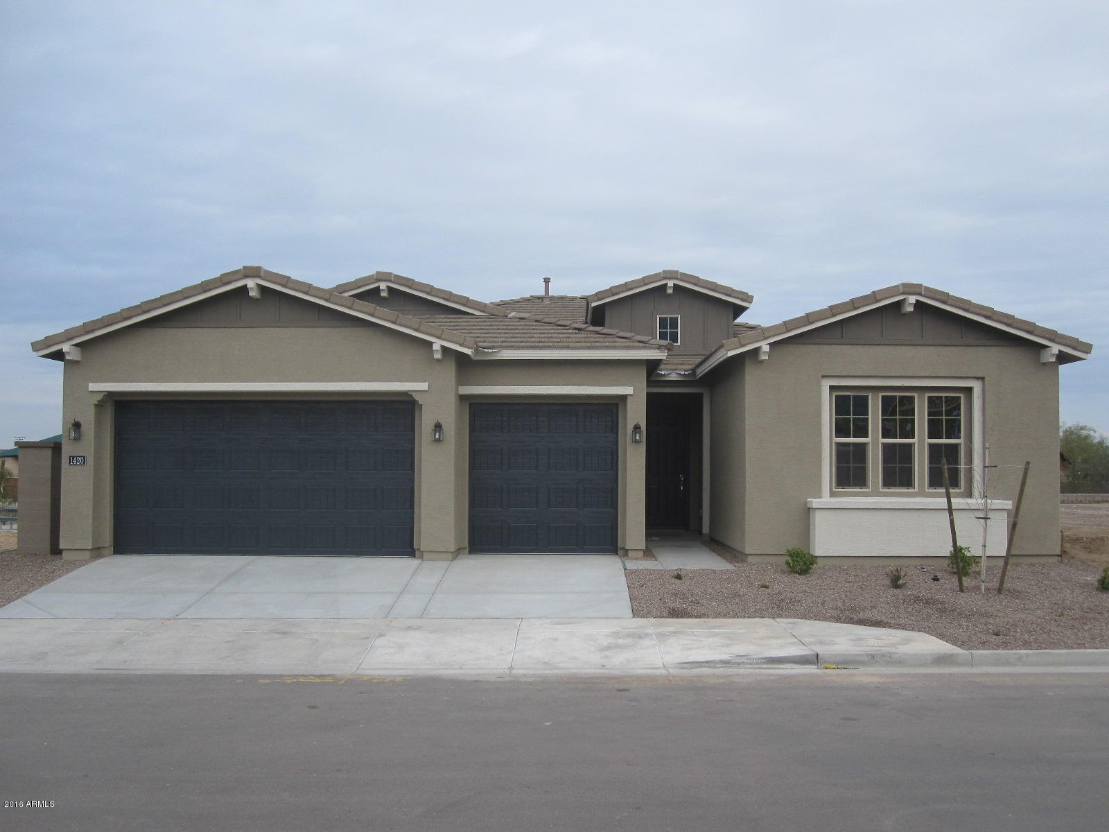 1420 East Pedro Road Phoenix, AZ 85042 - Photo 1 of 15 Front