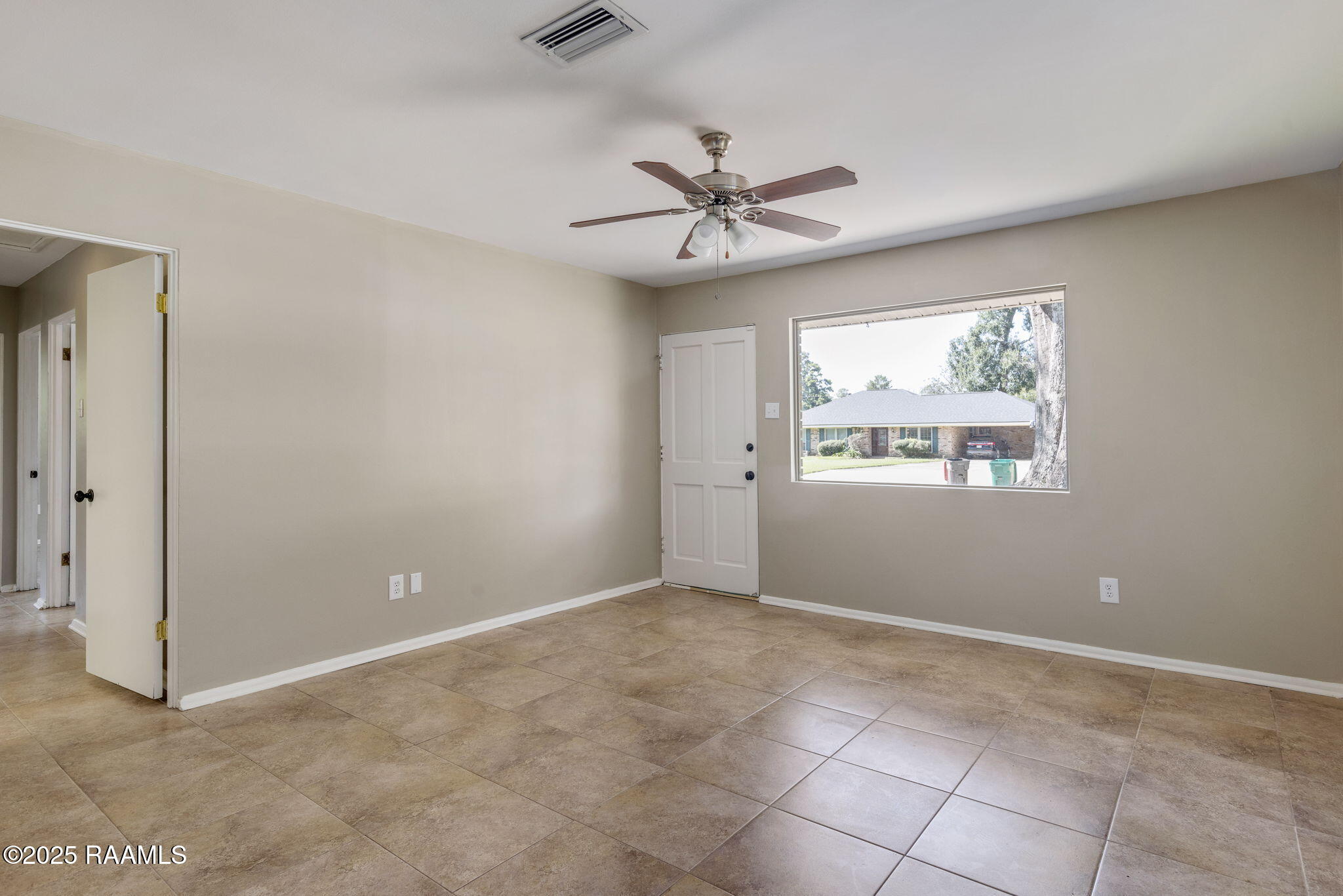 233 Normandy Road Lafayette, LA 70503 - Photo 12 of 23 6-web-or-mls-233 Normandy Rd-6