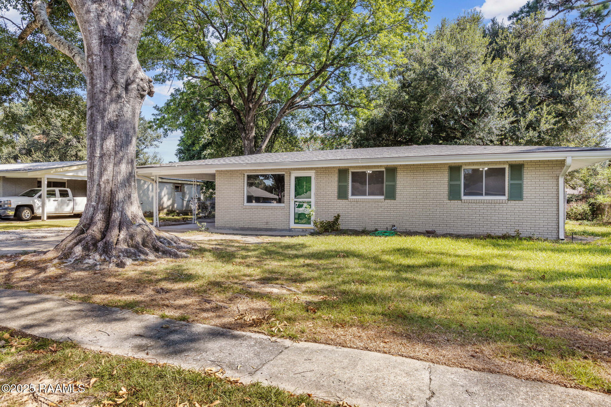 233 Normandy Road Lafayette, LA 70503 - Photo 2 of 23 1-web-or-mls-233 Normandy Rd-1