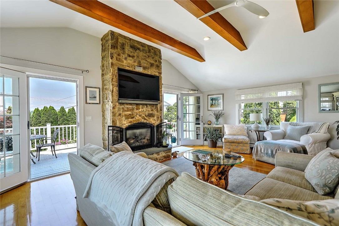 33 Withington Road Narragansett, RI 02882 - Photo 5 of 48 Great Room