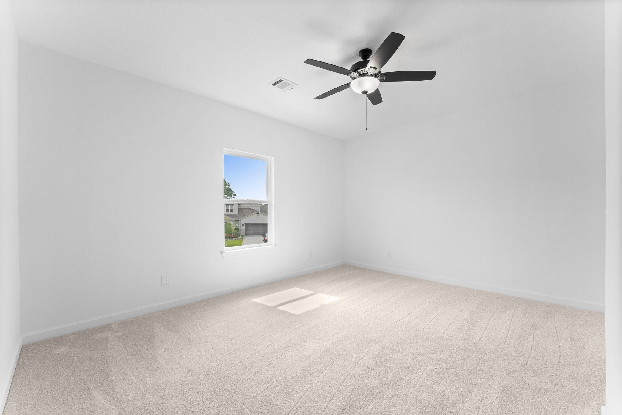24807 Pacific Dunes Lane Spring, TX 77389 - Photo 27 of 50 an empty room with a window