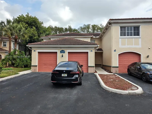 $2,600 | 2409 Centergate Drive, Unit 201, Miramar, FL 33025