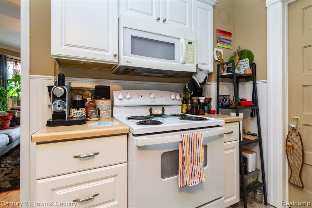 11684 Gallagher Street Hamtramck, MI 48212 - Photo 22 of 41