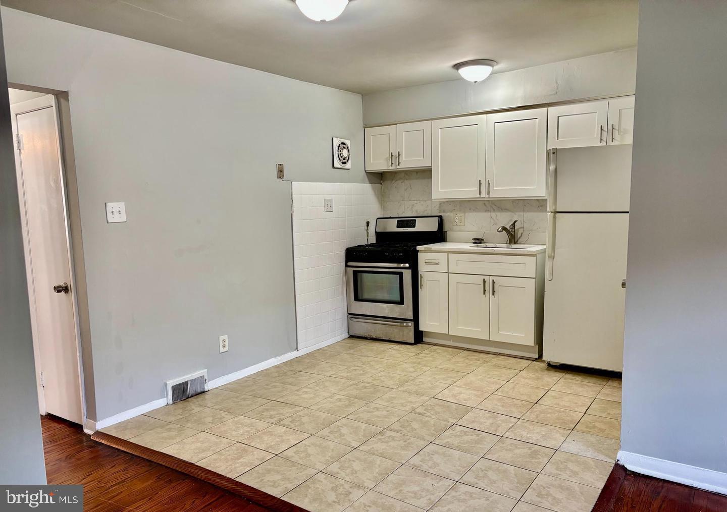 7326 Ruskin Road Philadelphia, PA 19151 - Photo 6 of 11
