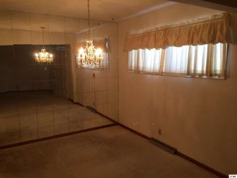 1245 Trenton Road Adrian, MI 49221 - Photo 7 of 17 20387413-6.JPG