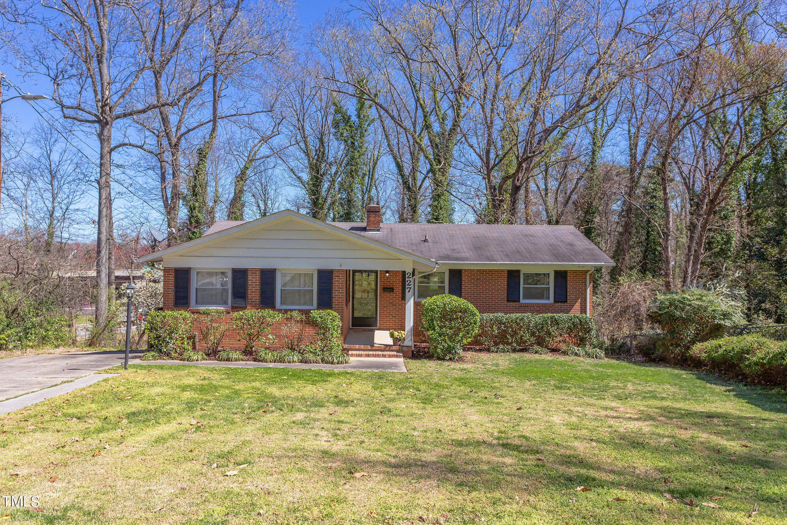 227 Knox Circle Durham, NC 27701 - Photo 2 of 48 IMG_7624