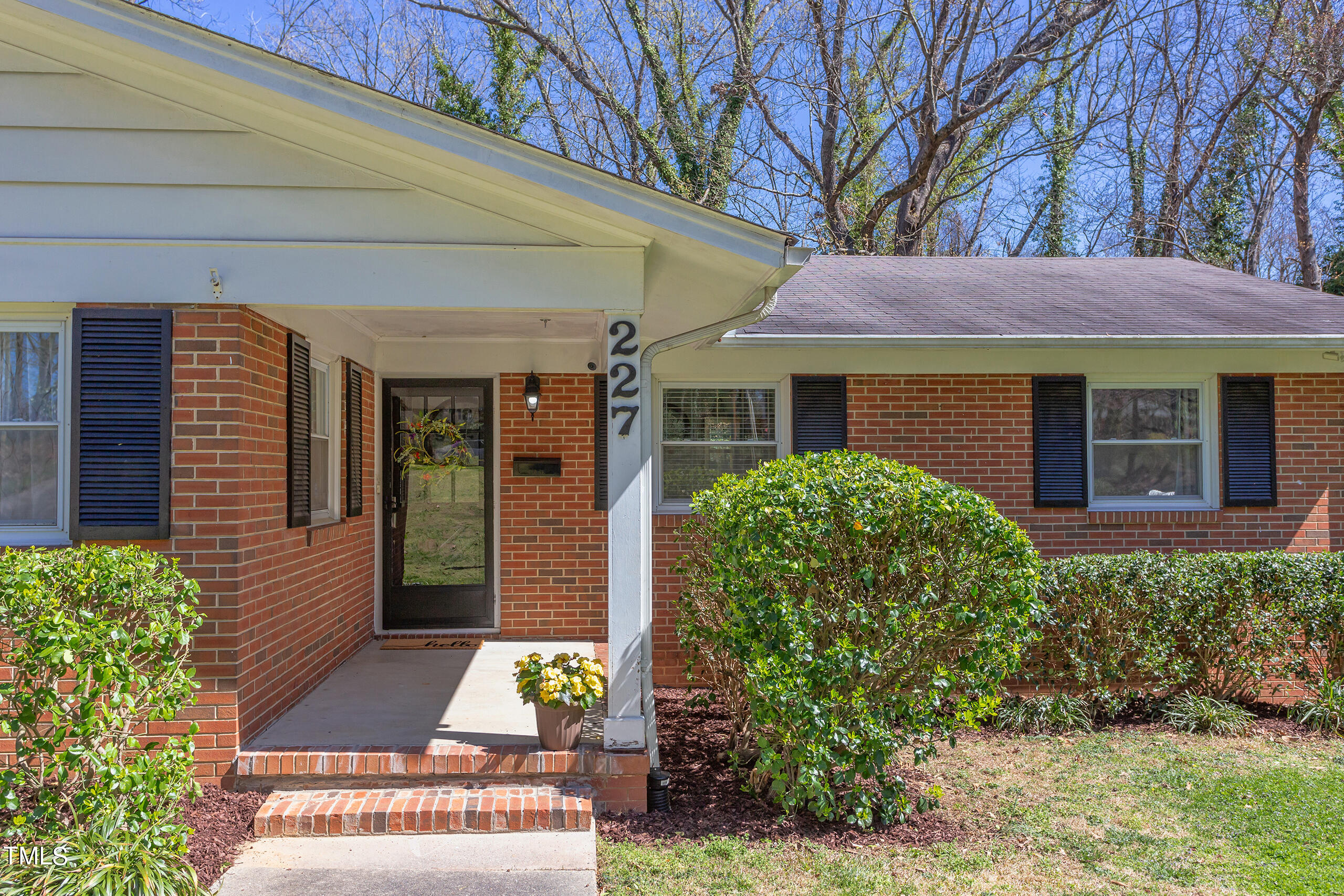 227 Knox Circle Durham, NC 27701 - Photo 4 of 48 IMG_7629