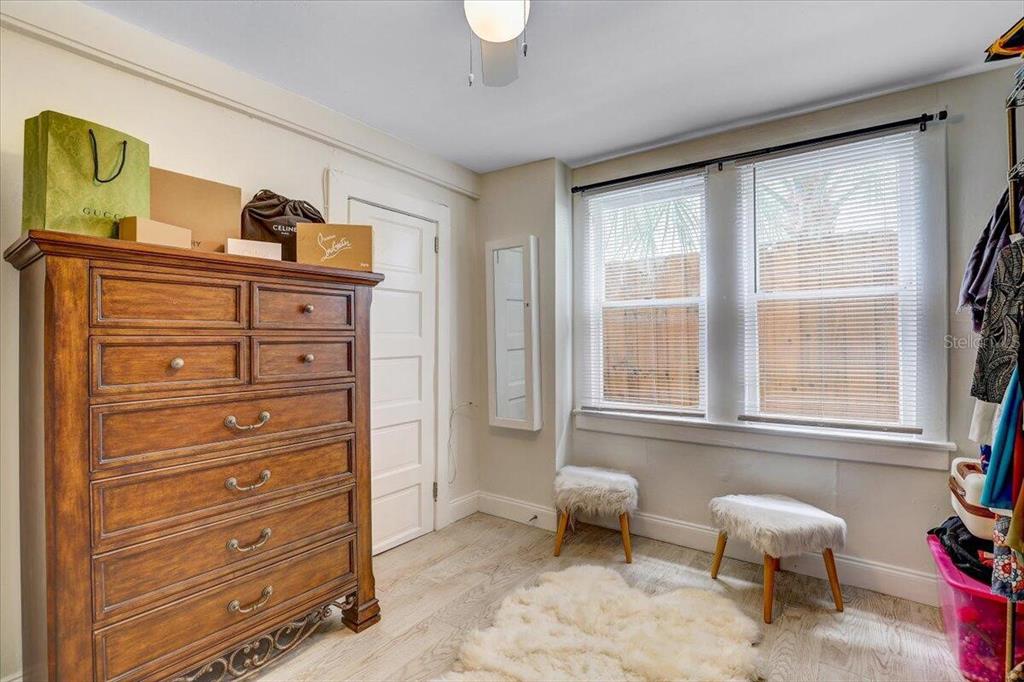 3219 West Hawthorne Road Tampa, FL 33611 - Photo 13 of 38 Gallery Image 13
