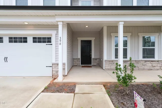a view of entrance front of the house