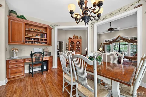 $1,100,000 | 6 Upper Conway Lane, Chesterfield, MO 63017