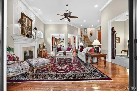 $1,100,000 | 6 Upper Conway Lane, Chesterfield, MO 63017