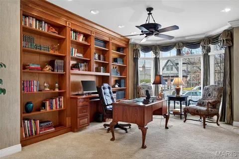 $1,100,000 | 6 Upper Conway Lane, Chesterfield, MO 63017