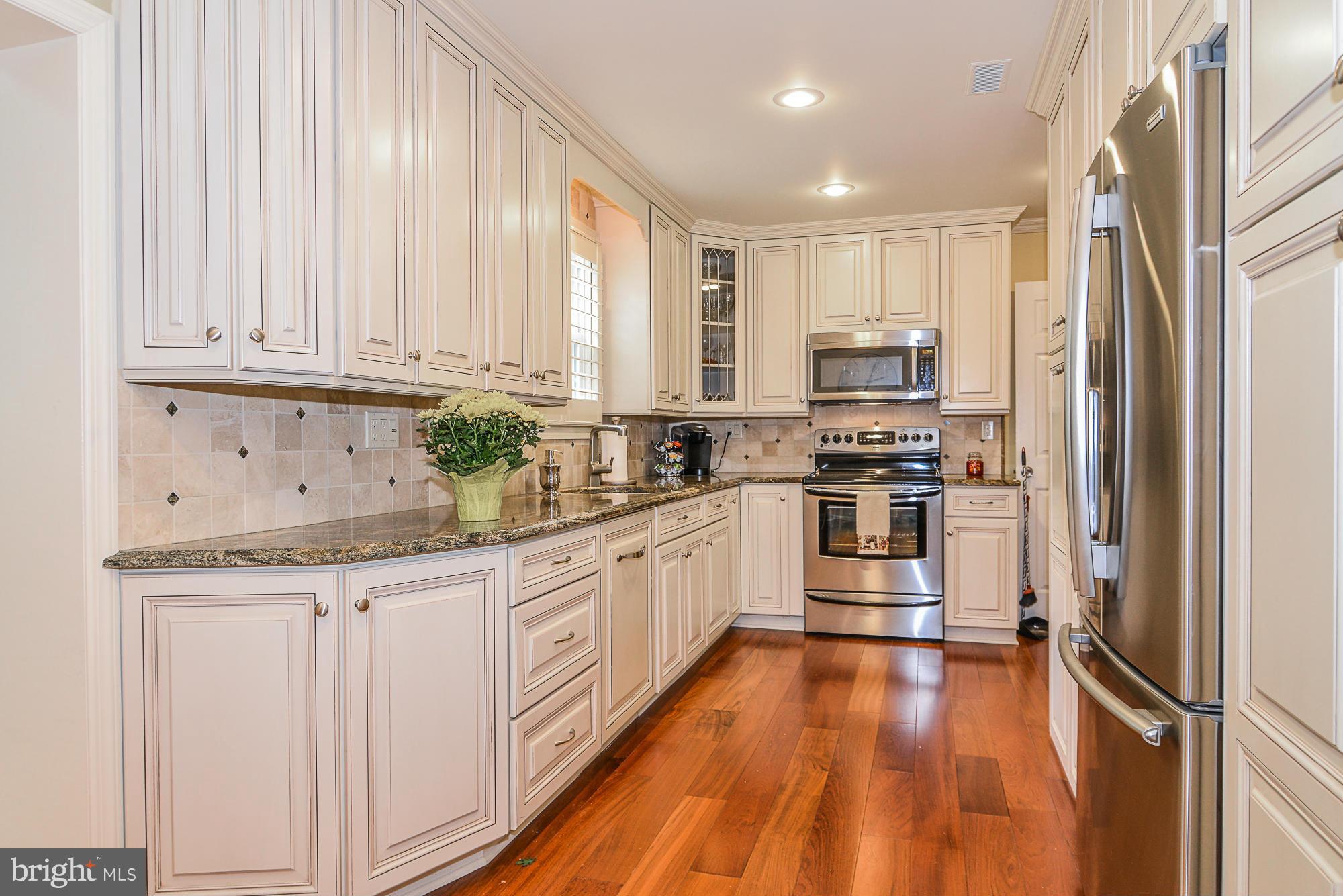 9201 Setter Place Springfield, VA 22153 - Photo 3 of 30 Kitchen