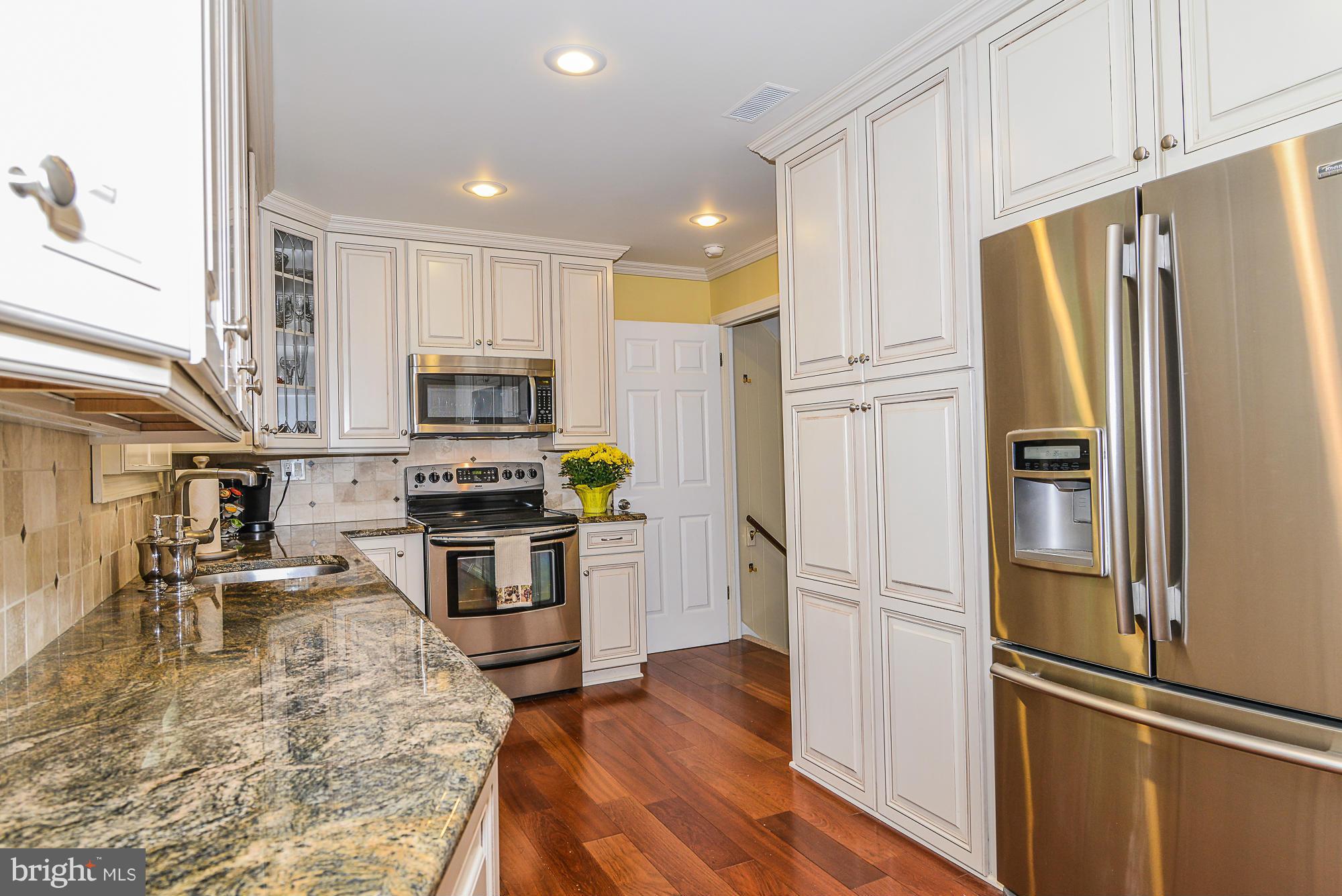 9201 Setter Place Springfield, VA 22153 - Photo 4 of 30 Kitchen