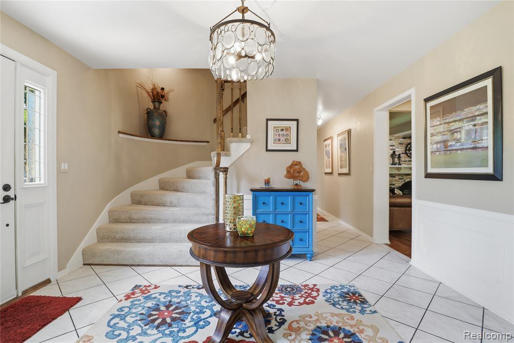 6211 Kings Scepter Road Grand Blanc, MI 48439 - Photo 4 of 82