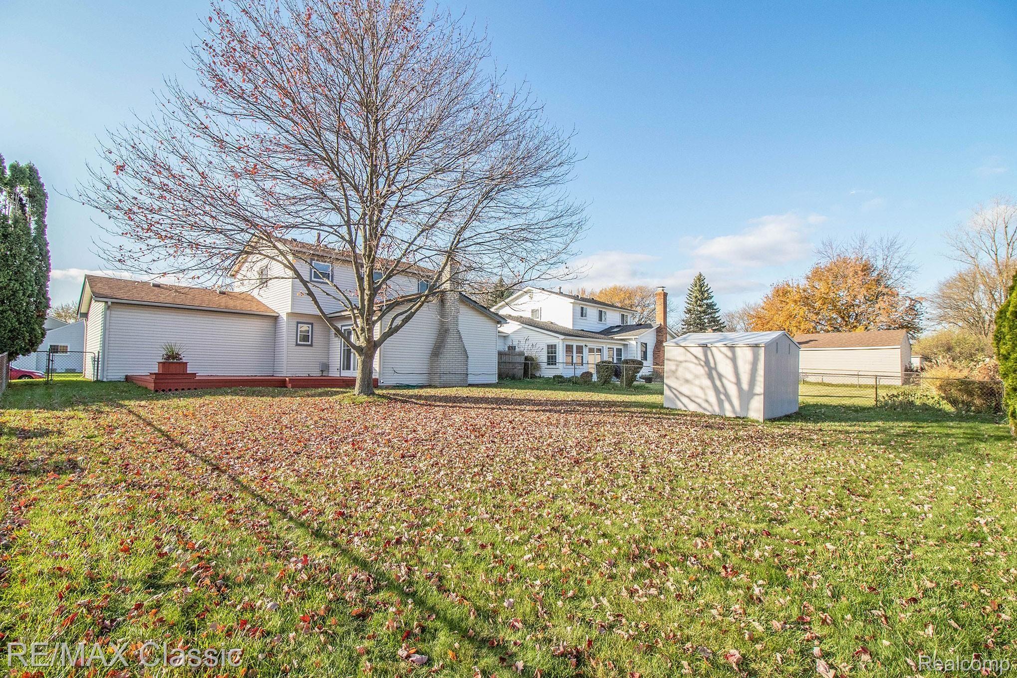 835 Meadowlake Road Canton, MI 48188 - Photo 5 of 34 IMG_3807-.jpg