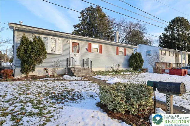 $300,000 | 2544 5th Street, Bethlehem, PA 18020