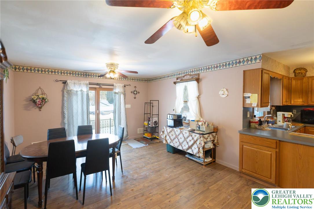 2544 5th Street Bethlehem, PA 18020 - Photo 5 of 17 Dining Area