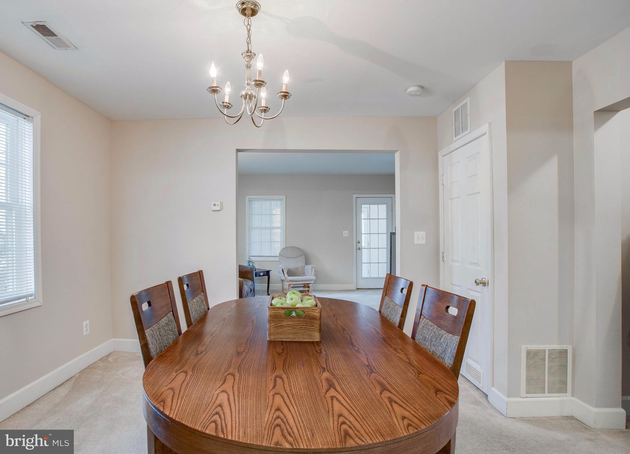 316 Homberg Avenue Baltimore, MD 21221 - Photo 11 of 27 Dining Room