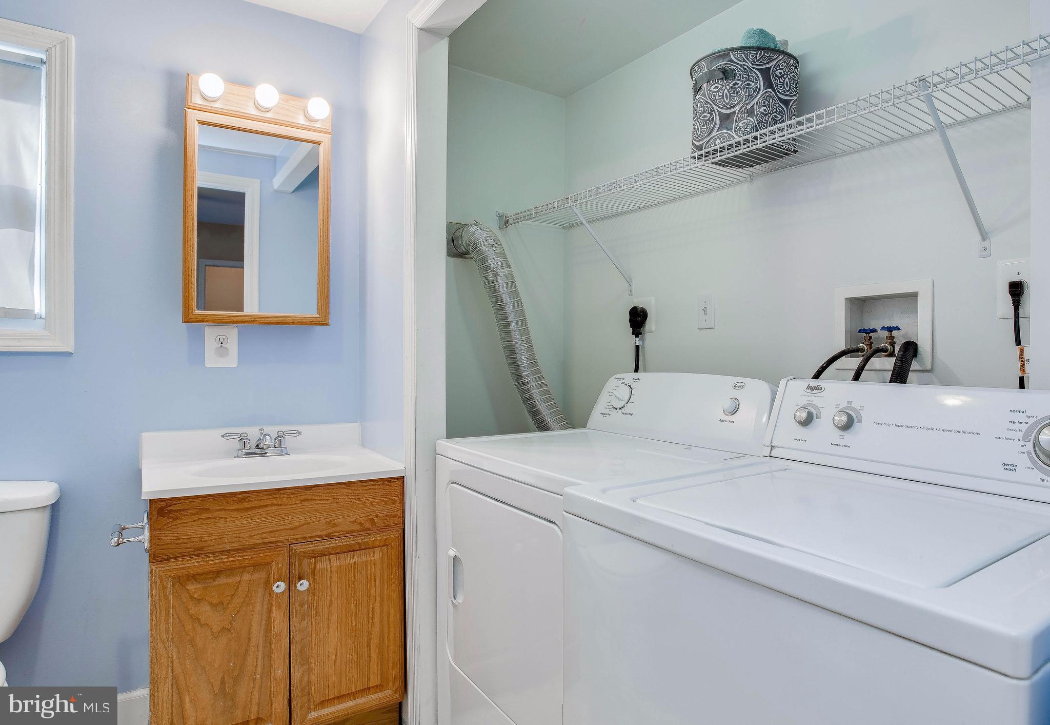 316 Homberg Avenue Baltimore, MD 21221 - Photo 20 of 27 Bath (Master)