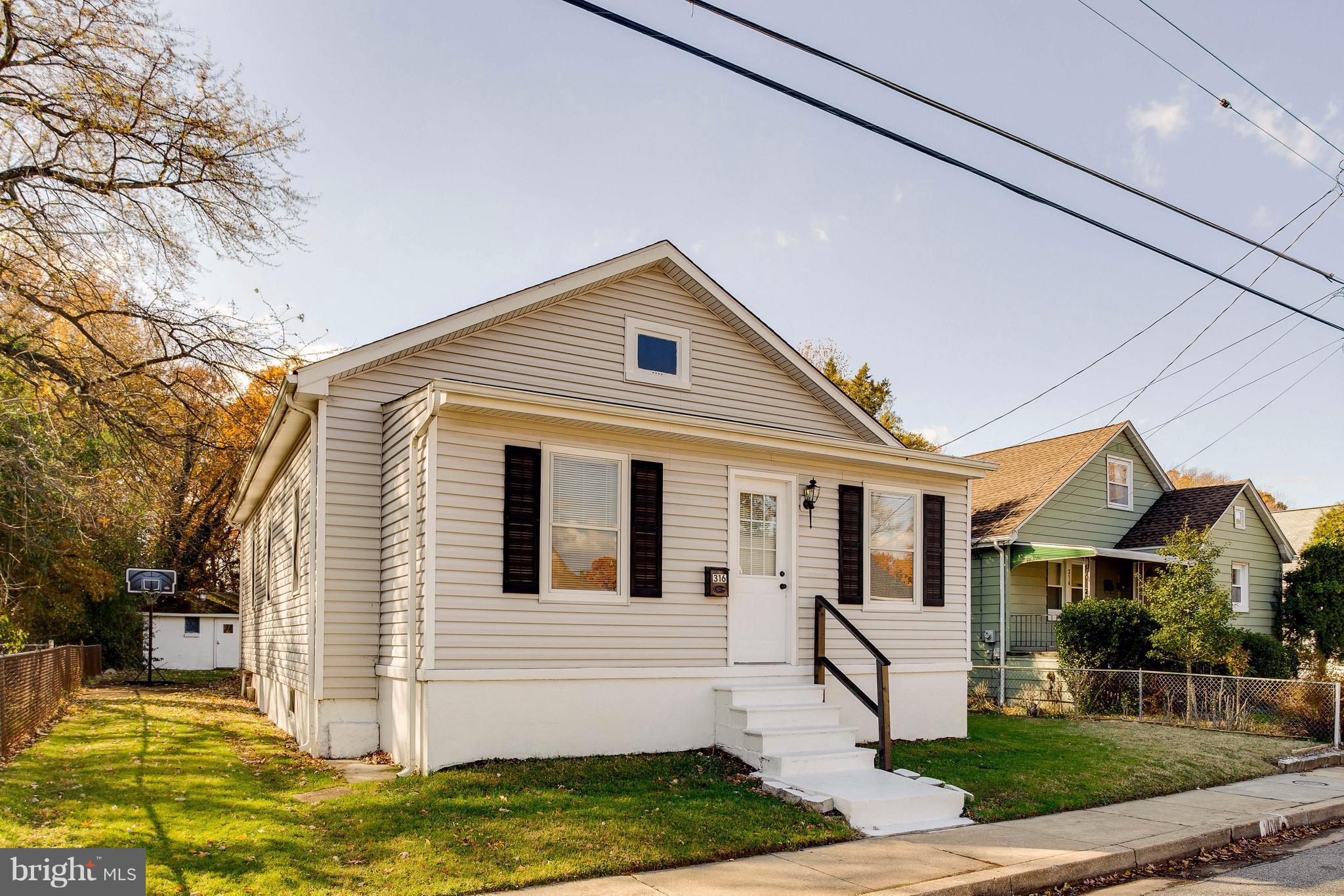 316 Homberg Avenue Baltimore, MD 21221 - Photo 3 of 27 Exterior (Front)