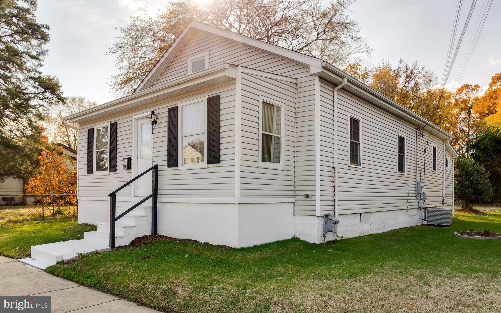 316 Homberg Avenue Baltimore, MD 21221 - Photo 4 of 27 Exterior (Front)