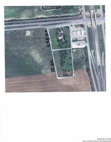 a black and white photo of a living room