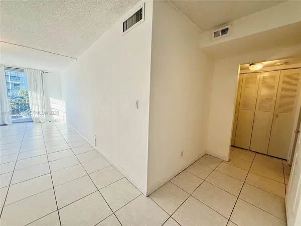 $1,800 | 1465 Northeast 123rd Street, Unit 201, North Miami, FL 33161