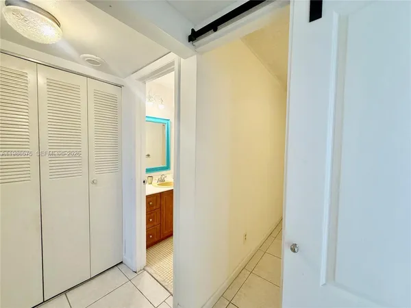 $1,800 | 1465 Northeast 123rd Street, Unit 201, North Miami, FL 33161