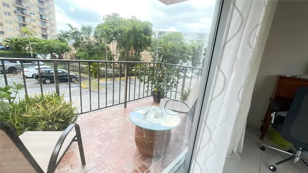 $1,800 | 1465 Northeast 123rd Street, Unit 201, North Miami, FL 33161