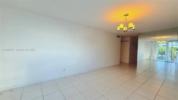 $1,800 | 1465 Northeast 123rd Street, Unit 201, North Miami, FL 33161