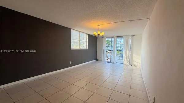 $1,800 | 1465 Northeast 123rd Street, Unit 201, North Miami, FL 33161